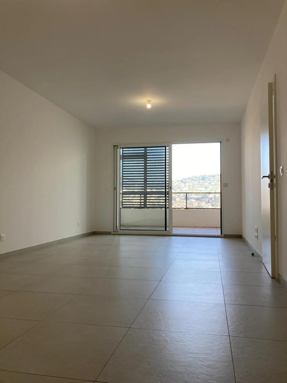 Cannes Petit Juas – 2 pièces neuf au dernier étage avec terrasse, piscine et garage – 1