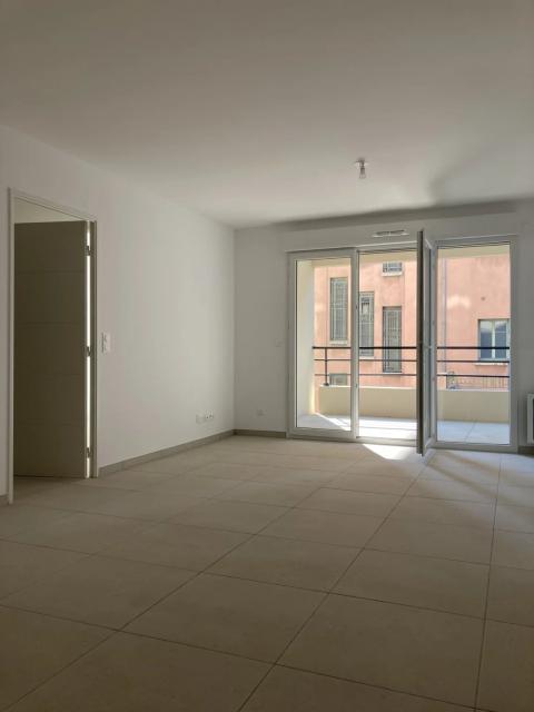 Nice – 3 pièces neuf livré, 1er étage avec balcon