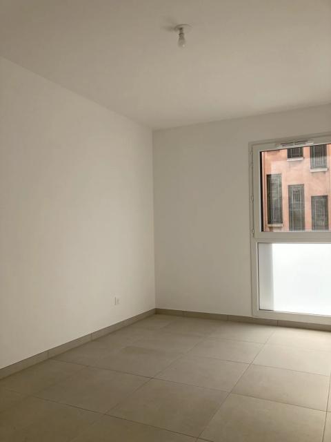 Nice – 3 pièces neuf livré, 1er étage avec balcon – 2